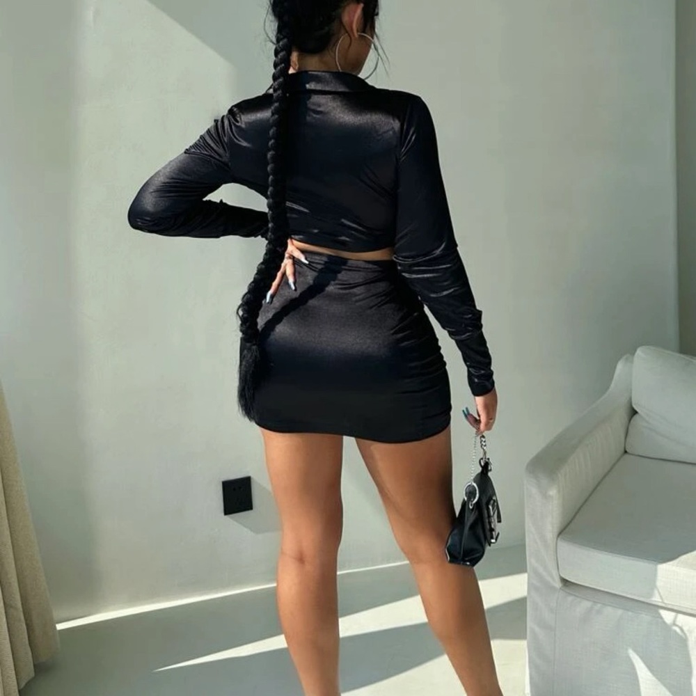 Black satin set - Picture 3 of 3